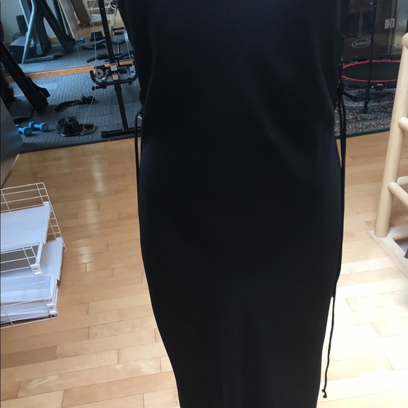 Black gown size 12 - Picture 2 of 15